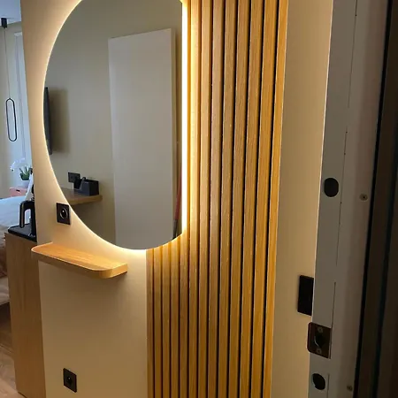 La Suite Parisienne Apartment